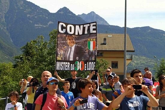 Conte_striscione