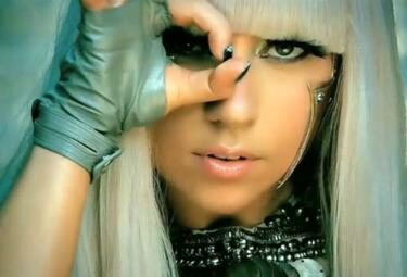 Lady_GagaR375