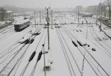 Neve_Treni_Binari_FerroviaR400