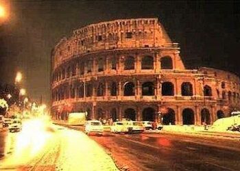 RomaNeveColosseo_R375