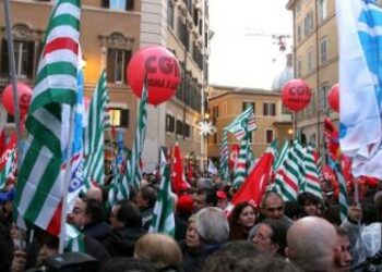 Sindacati_Folla_ManifestazioneR400