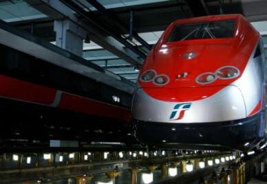 Treno_LocomotivaR400