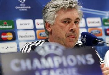 ancelotti_chelsea_champions_R375x255_24feb10