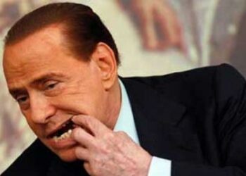 berlusconidenterotto_R400