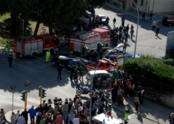 brindisi_attentato_scuola