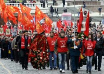 comunismo_russia_manifestazioneR400