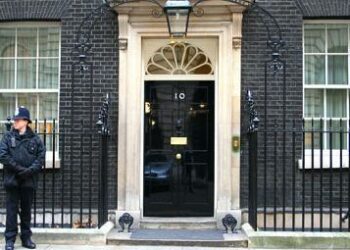 downing_street_granbretagnaR375