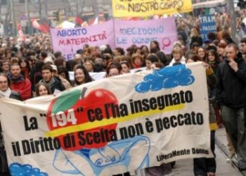 famiglia_aborto_manifestazioneR400