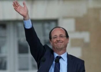 hollande_salutoR400