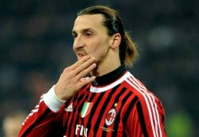 milan_ibrahimovic_smorfia_R400