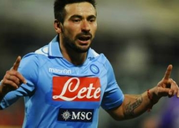 napoli_lavezzi_esulta_R400