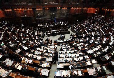 parlamento_1R375_24ago08