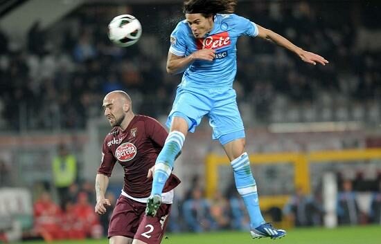 rodriguez_cavani_testa