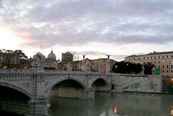 roma_tevere_sanpietro_tramonto