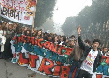 studenti_corteo1R375_12ott08