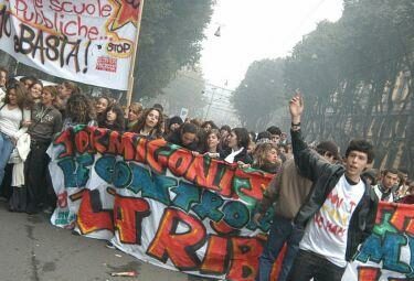 studenti_corteo1R375_12ott08