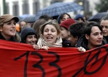 studenti_manifestazione_rossoR439