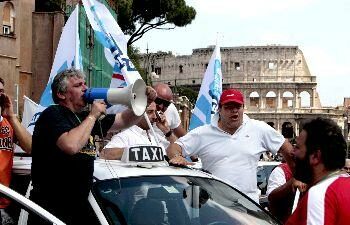 taxi_tassisti_manifestazione_colosseo