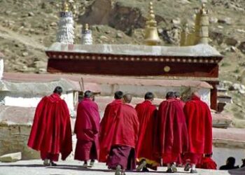 tibet_monaci1R375