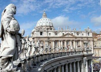 vaticano_statuaR375