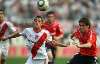 Funes-Mori_River_R400