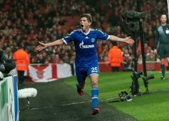 huntelaar_schalke_esultanzaR400