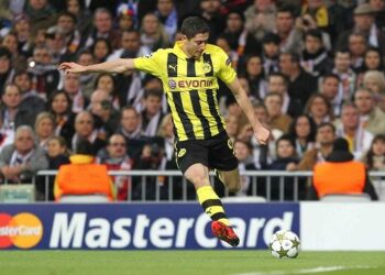 lewandowski_dortmund_championsR400