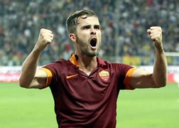 pjanic_pugni