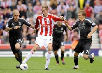 skrtel_crouch_lucasleiva