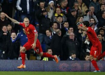 skrtel_suarez