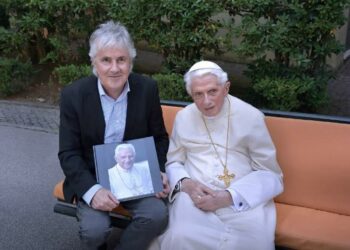 ratzinger-fotografo-fb