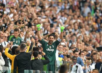 Buffon Juventus saluto