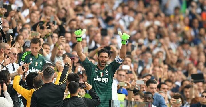 Buffon Juventus saluto