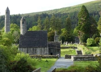 irlanda_monastero_chiesa_medioevo_glendalough_youtube