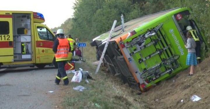 bus_flixbus_incidente_autostrada_twitter_2018