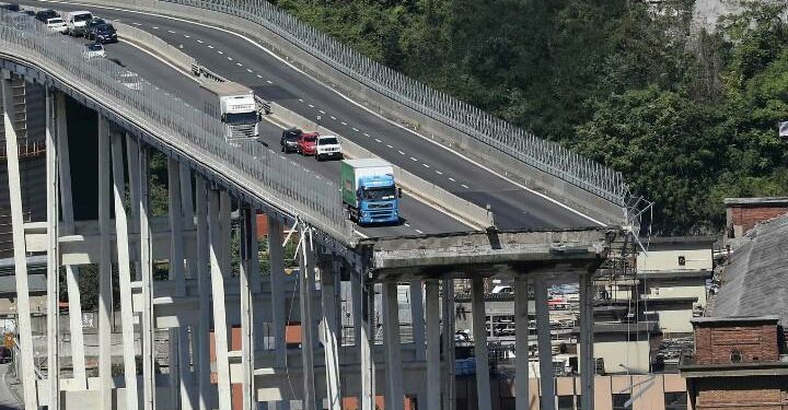 Genova_ponte_Morandi_crollo_lapresse_2018