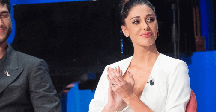 belen_rodriguez_maurizio_costanzo_show_2018