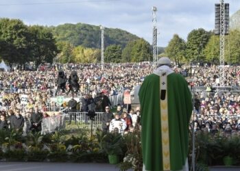 papa_francesco_lituania_2_lapresse_2018