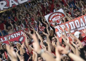 tifosi_olympiacos_calcio_lapresse