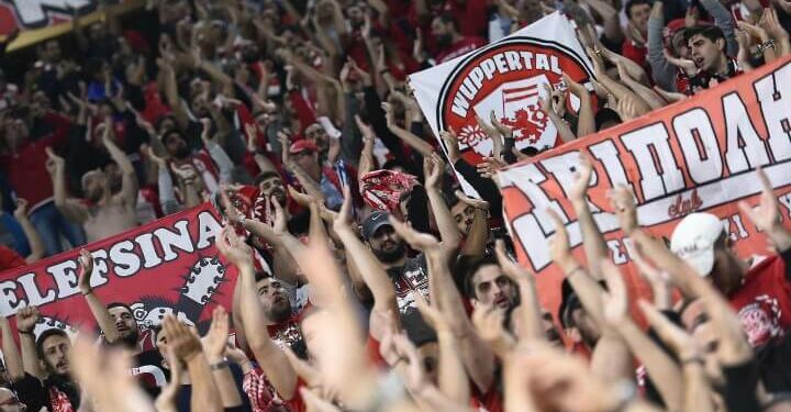 tifosi_olympiacos_calcio_lapresse