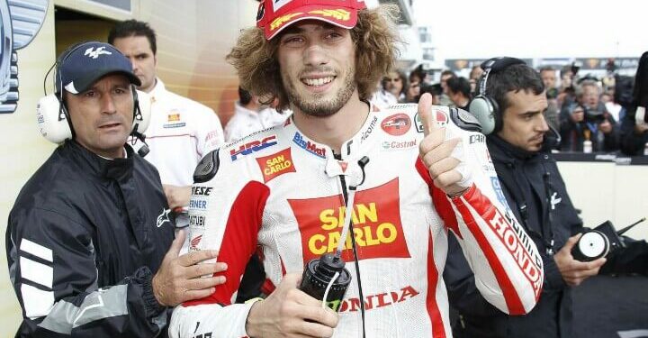 marco_simoncelli_pollice