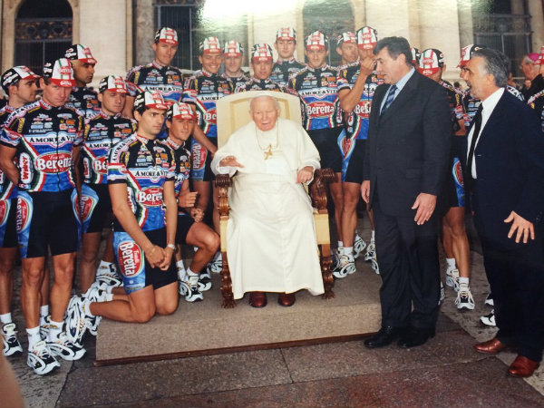 Il Papa con l'Amore & Vita e Merckx