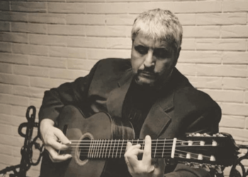 Pino Daniele in un vecchio scatto