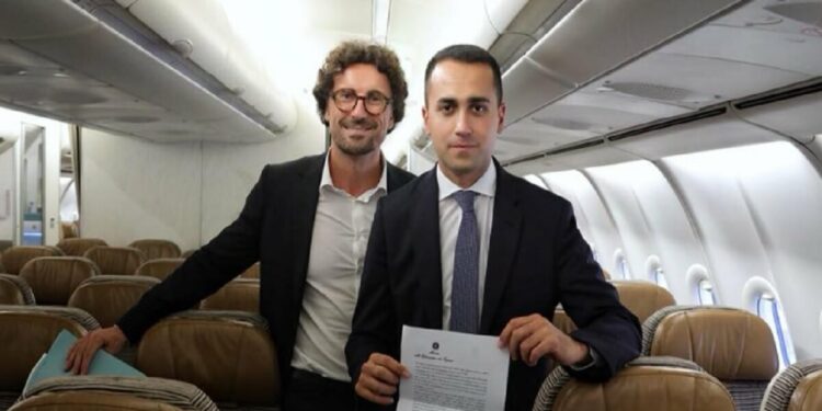 M5s, Danilo Toninelli e Luigi Di Maio (Facebook)