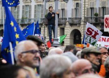 In piazza a Torino per il Sì alla Tav il 10 novembre scorso (LaPresse)