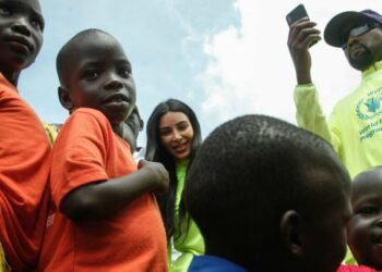 Bambini in Uganda (LaPresse)