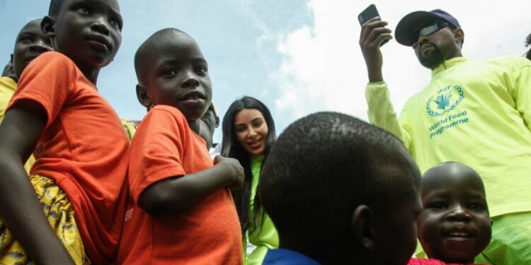 Bambini in Uganda (LaPresse)