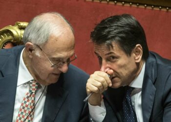 Paolo Savona e Giuseppe Conte (LaPresse)