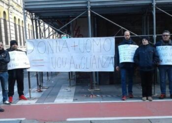 Torino, protesta davanti alla sede Rai