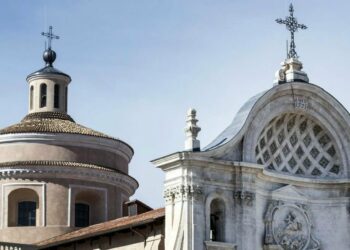 La cupola della chiesa di Santa Maria del Suffragio, detta delle Anime Sante, appena ricostruita (LaPresse)